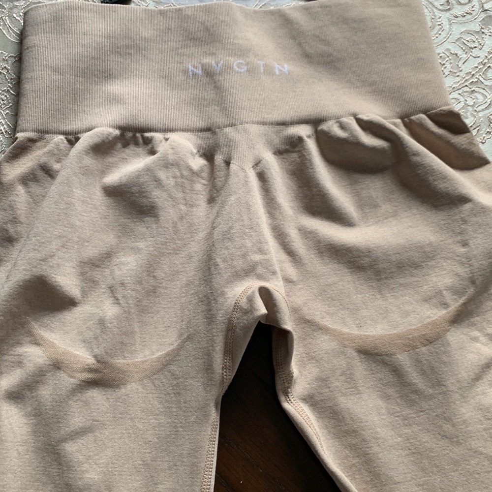 NVGTN Contour Seamless Leggings size M NWT - Picture 10 of 10